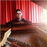 Titulado en Grado Superior de Piano. Imparto clases particulares de todos los niveles de Piano, Lenguaje musical, Armonía y Análisis